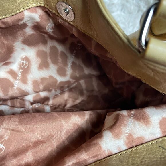 B Makowsky soft leather Beige large shoulder bag with Silver tone Hardwares. - Picture 12 of 13